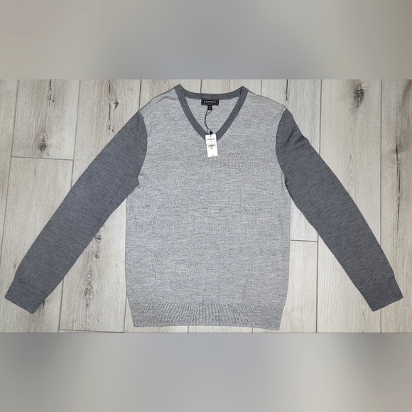 ⚪️ NWT Express V-Neck Gray Marble Cotton Sweater - Picture 5 of 7